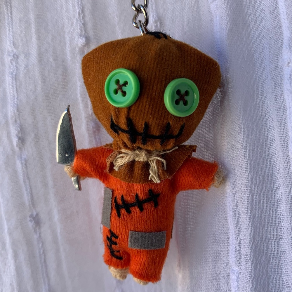 Sam Trick r’ Treat stringdoll keychain